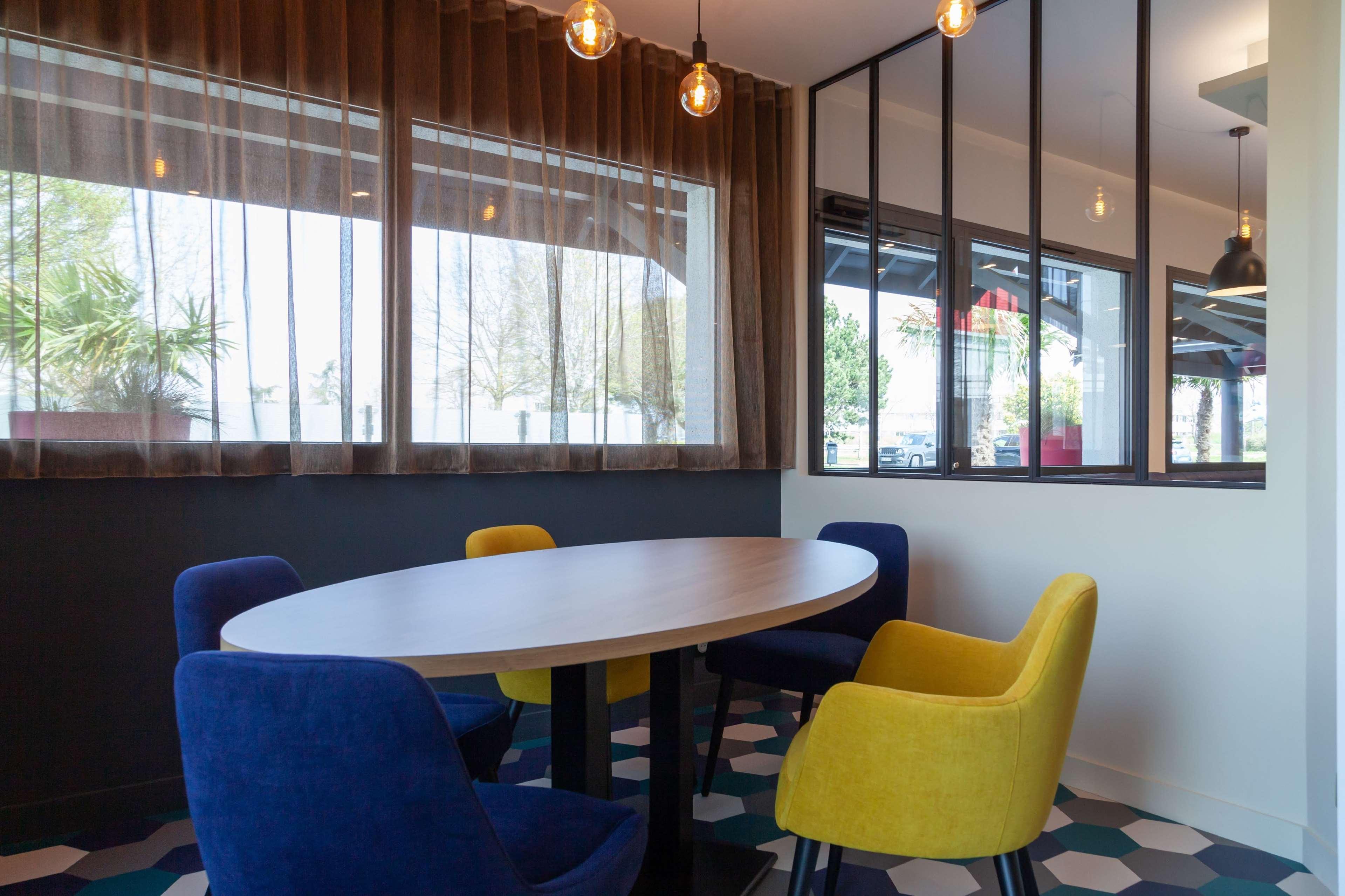 Kyriad Niort-Espace Mendesfrance Dış mekan fotoğraf
